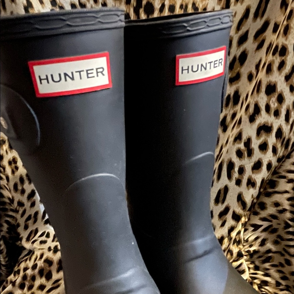 Brand new, never worn Hunter half-calf wellies.
